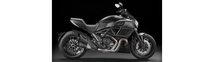 Moto Roadster Ducati Diavel